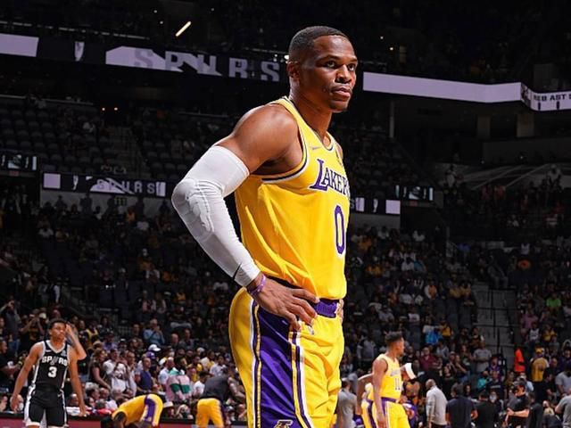 四川老妇山边性对白