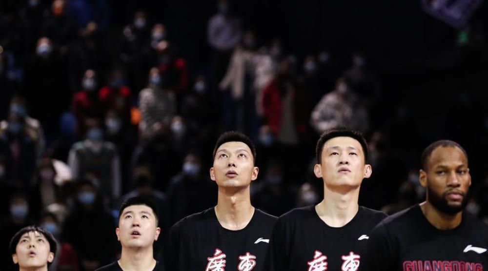 少妇把腿扒开我添69式